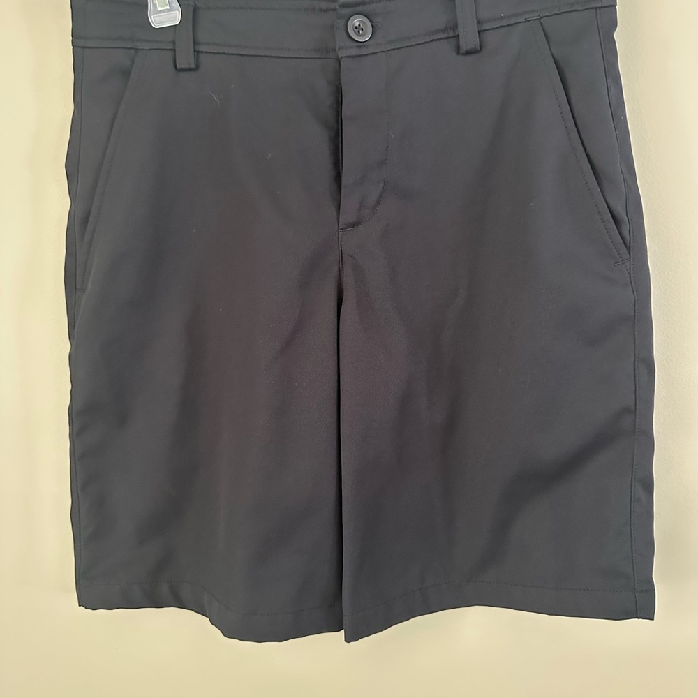 Under Armour Black Boys Golf Shorts Barely Worn… Perfect Condition